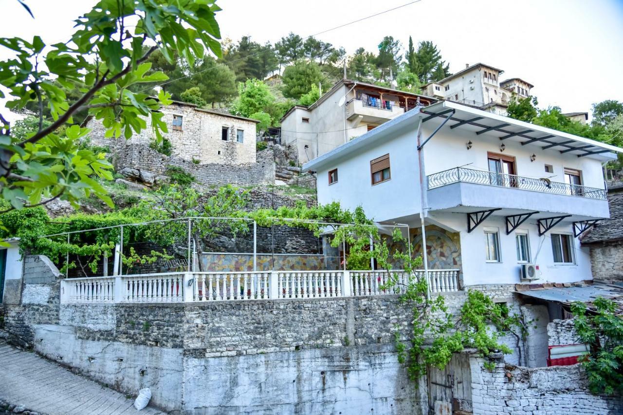 Grandma'S Home Gjirokastër Extérieur photo